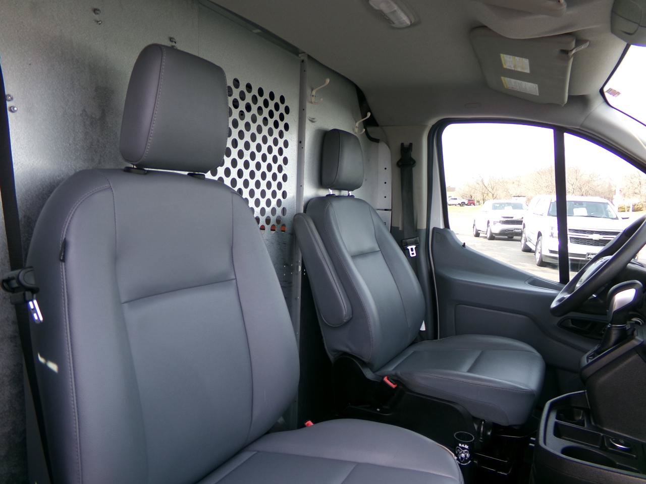 Used 2019 Ford Transit 150 130 Low Roof RWD image 27