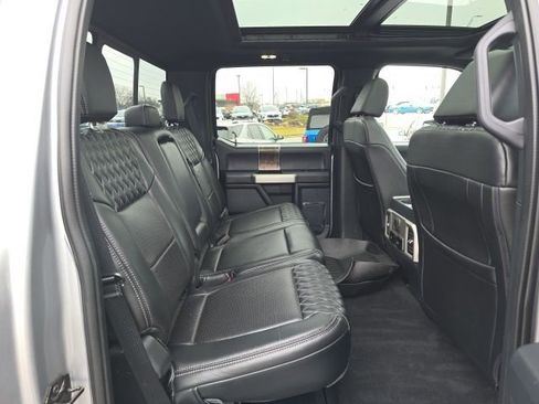 Used 2022 Ford F250 Lariat w/ Black Appearance Package image 20