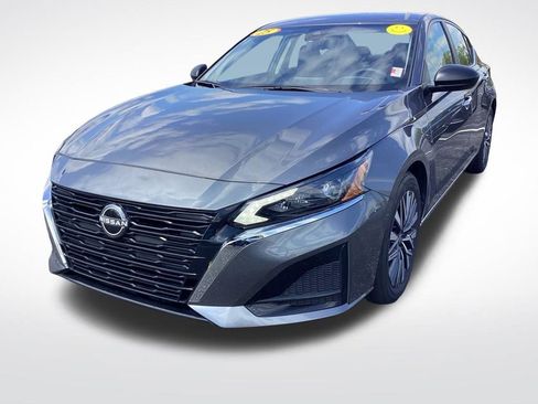 Used 2025 Nissan Altima 2.5 SV FWD image 5