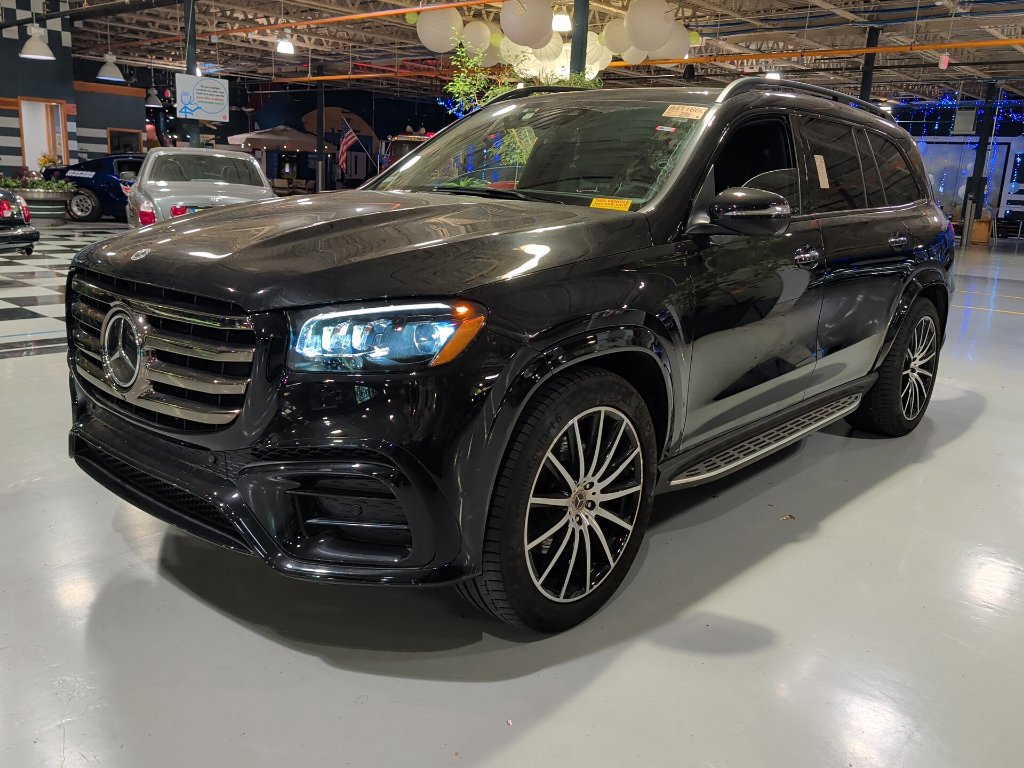 Used 2024 Mercedes-Benz GLS 450 4MATIC w/ AMG Line Exterior image 8