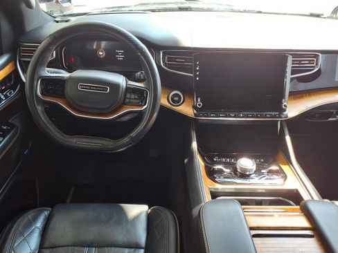 Used 2023 Jeep Grand Wagoneer Series III AWD/4WD image 11