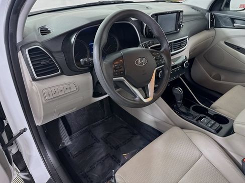 Used 2019 Hyundai Tucson Value FWD image 16