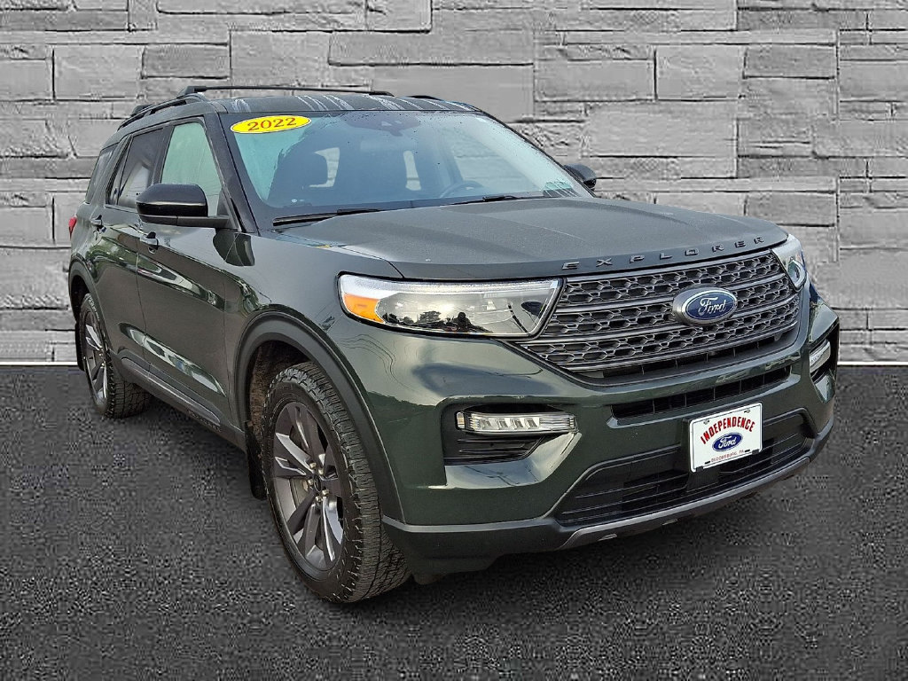 Certified 2022 Ford Explorer XLT w/ Equipment Group 202A AWD/4WD image 2