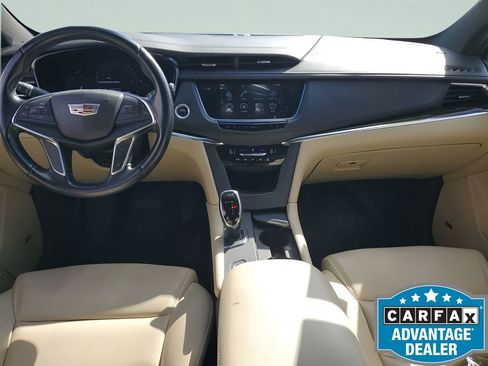 Used 2019 Cadillac XT5 FWD image 17