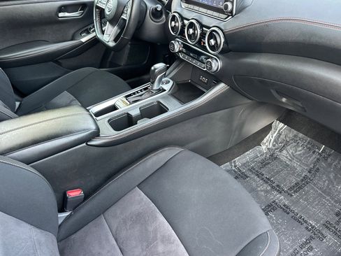 Used 2022 Nissan Sentra SR w/ Midnight Edition image 15