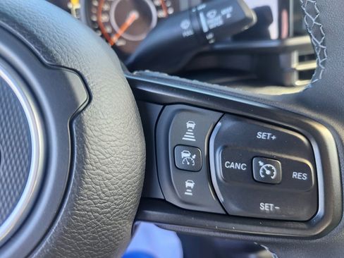 New 2025 Jeep Gladiator Sport image 13