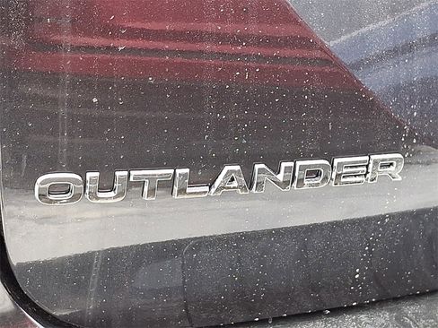 New 2026 Mitsubishi Outlander SE image 11