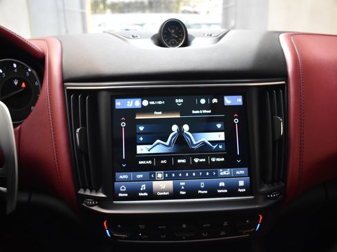 Used 2021 Maserati Levante S GranSport image 37