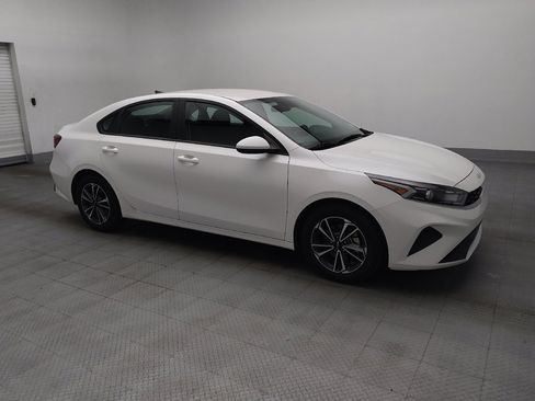 Used 2024 Kia Forte LXS FWD image 11