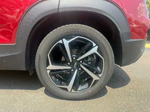 Used 2022 Chevrolet TrailBlazer RS w/ Sun and Liftgate Package image 10