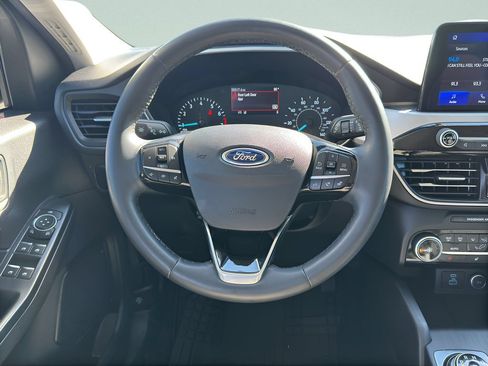 Used 2021 Ford Escape SE w/ SE Sport Appearance Package AWD/4WD image 16