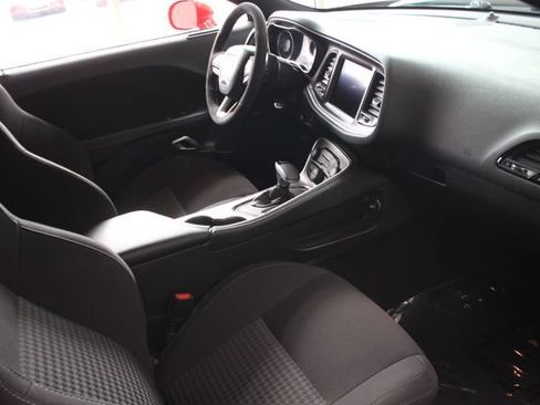Used 2022 Dodge Challenger R/T Scat Pack w/ Driver Convenience Group RWD image 18