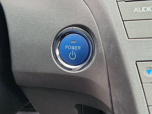 Used 2015 Toyota Prius Three image 34