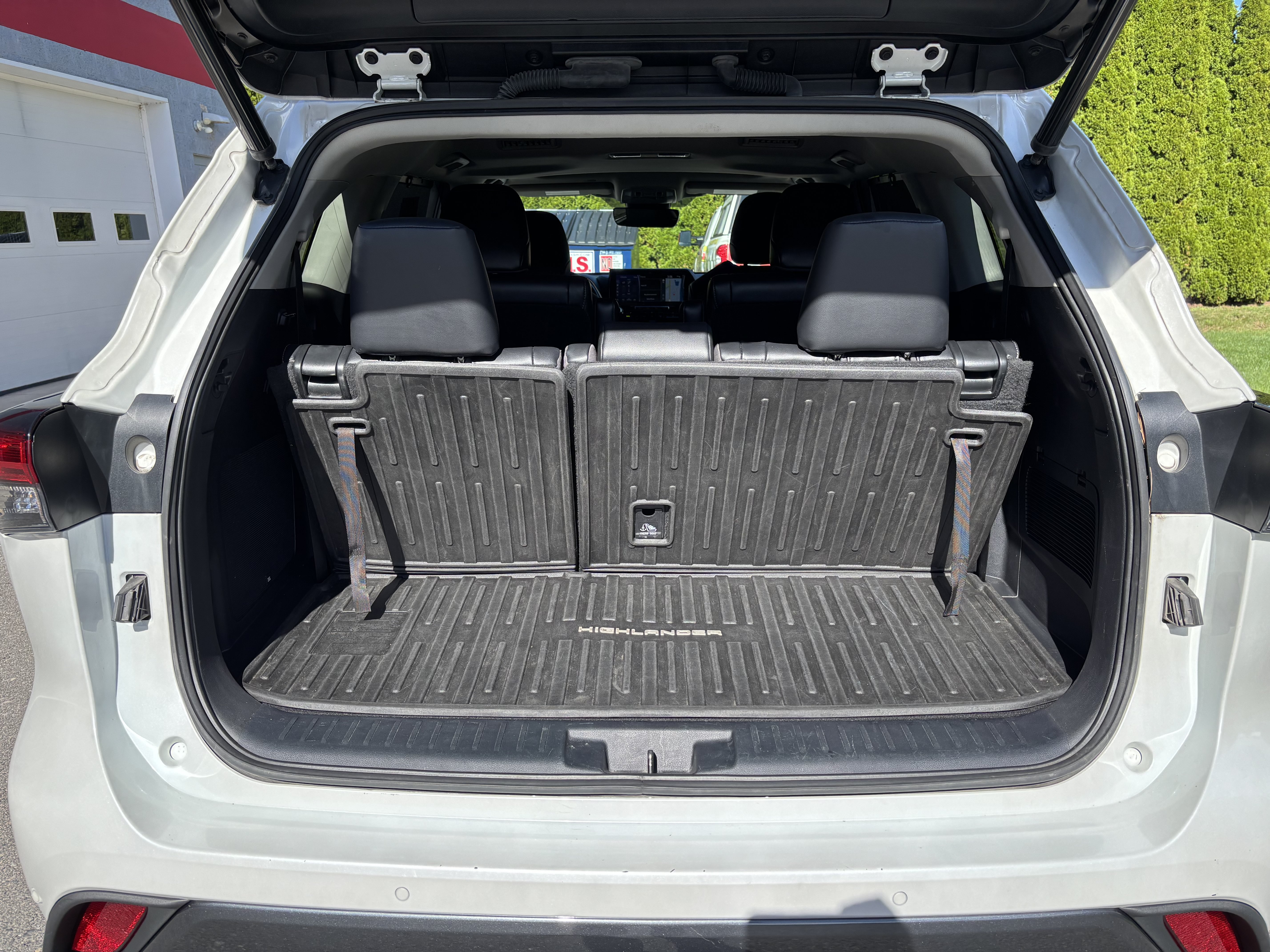 Used 2022 Toyota Highlander Limited AWD/4WD image 5
