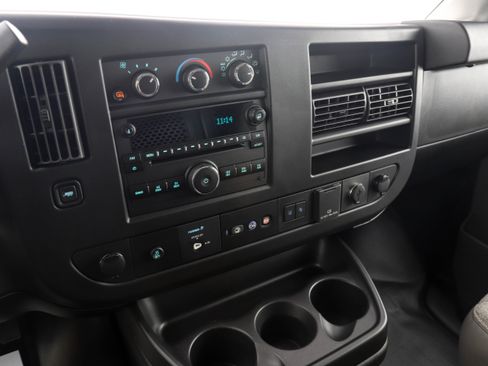 Used 2021 GMC Savana 2500 Extended w/ Driver Convenience Package image 21