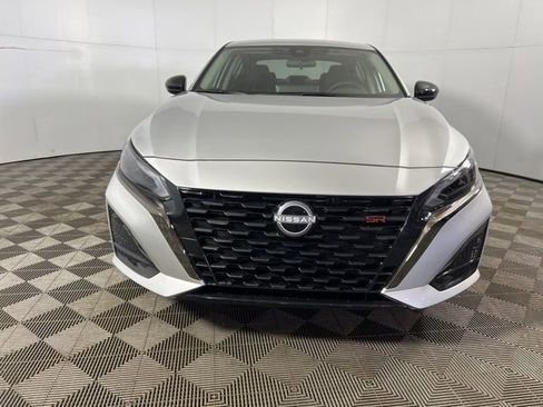 New 2025 Nissan Altima 2.5 SR w/ SR Premium Package FWD image 2