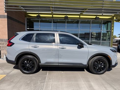 Used 2025 Honda CR-V Sport-L image 9