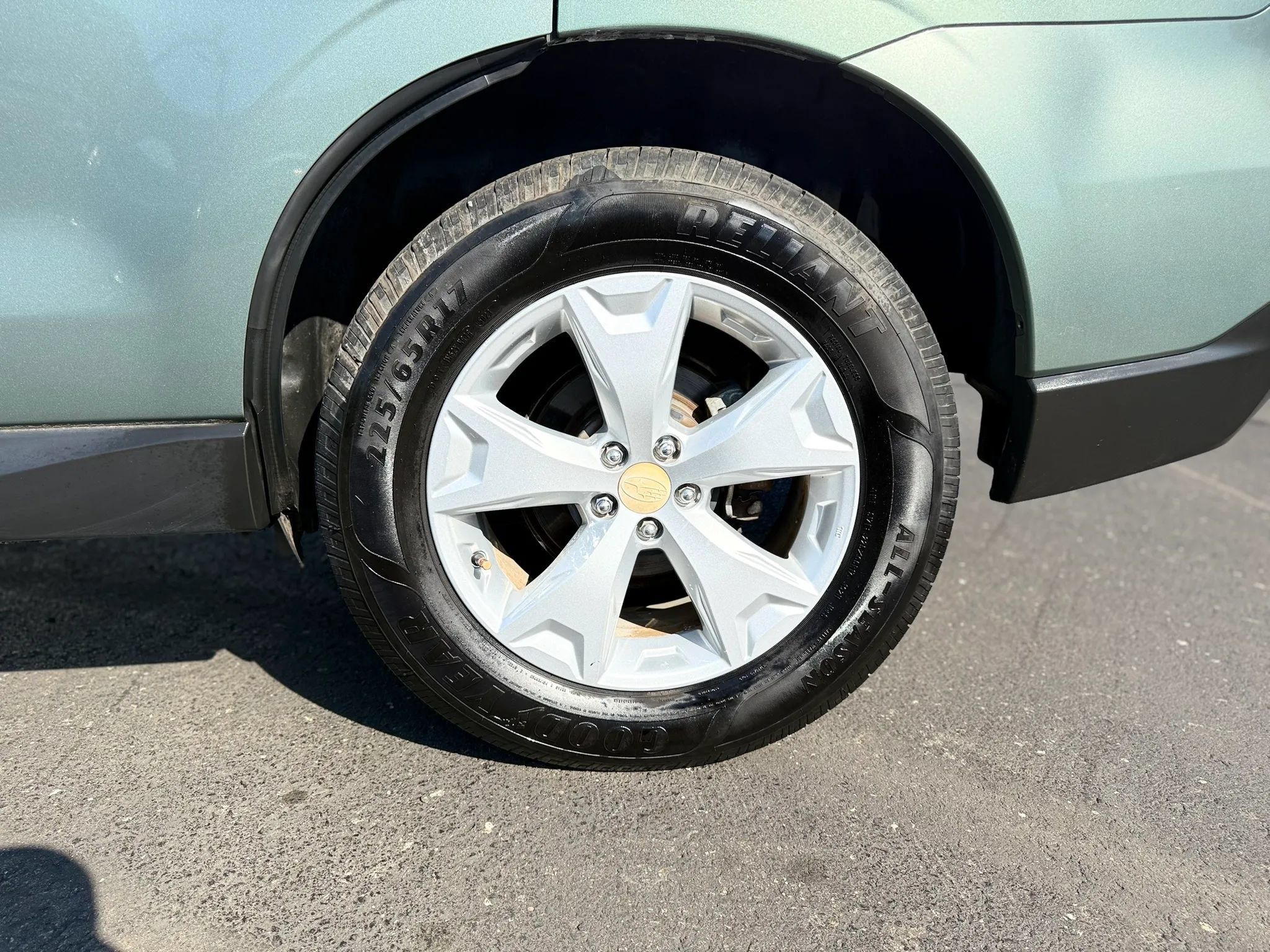 Used 2014 Subaru Forester 2.5i Premium AWD/4WD image 37