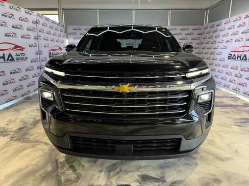 Used 2025 Chevrolet Traverse LT w/ Driver Confidence Package FWD image 3
