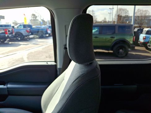 Certified 2022 Ford F150 XLT w/ Equipment Group 302A High image 17