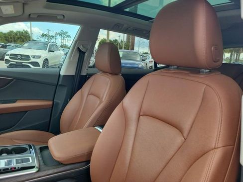 Certified 2022 Audi Q8 Premium Plus w/ Premium Plus Package AWD/4WD image 16