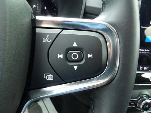 Certified 2024 Volvo XC40 B5 Plus w/ Climate Package AWD/4WD image 20