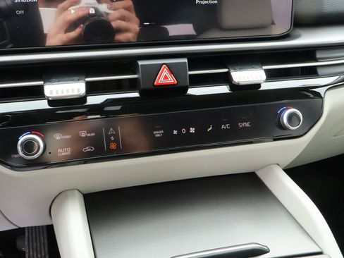 New 2026 Kia Sportage EX image 41