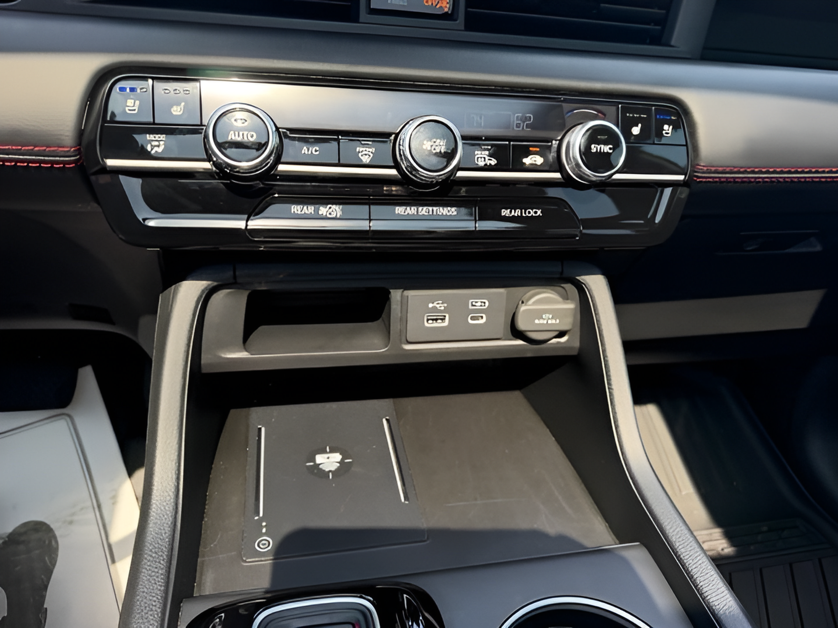 Certified 2025 Honda Pilot Black Edition image 19