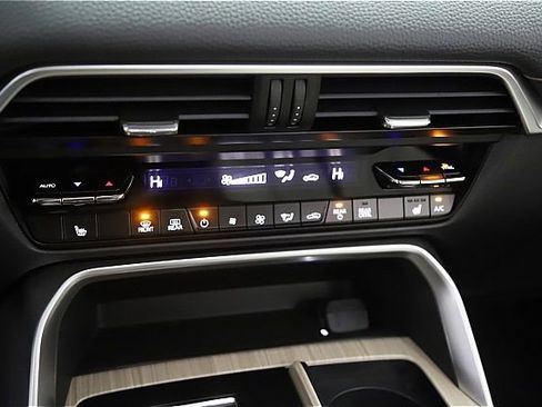 Used 2025 MAZDA CX-90 Plug-In Hybrid w/ Preferred image 30