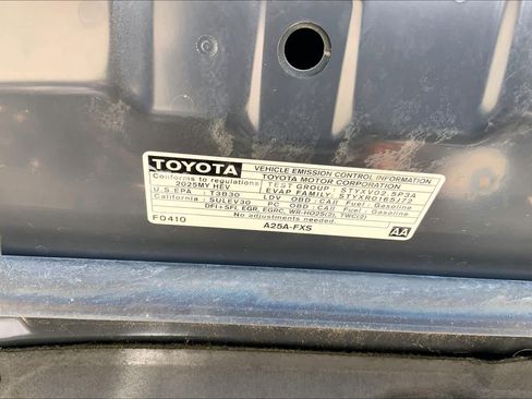 Used 2025 Toyota Camry LE FWD image 33