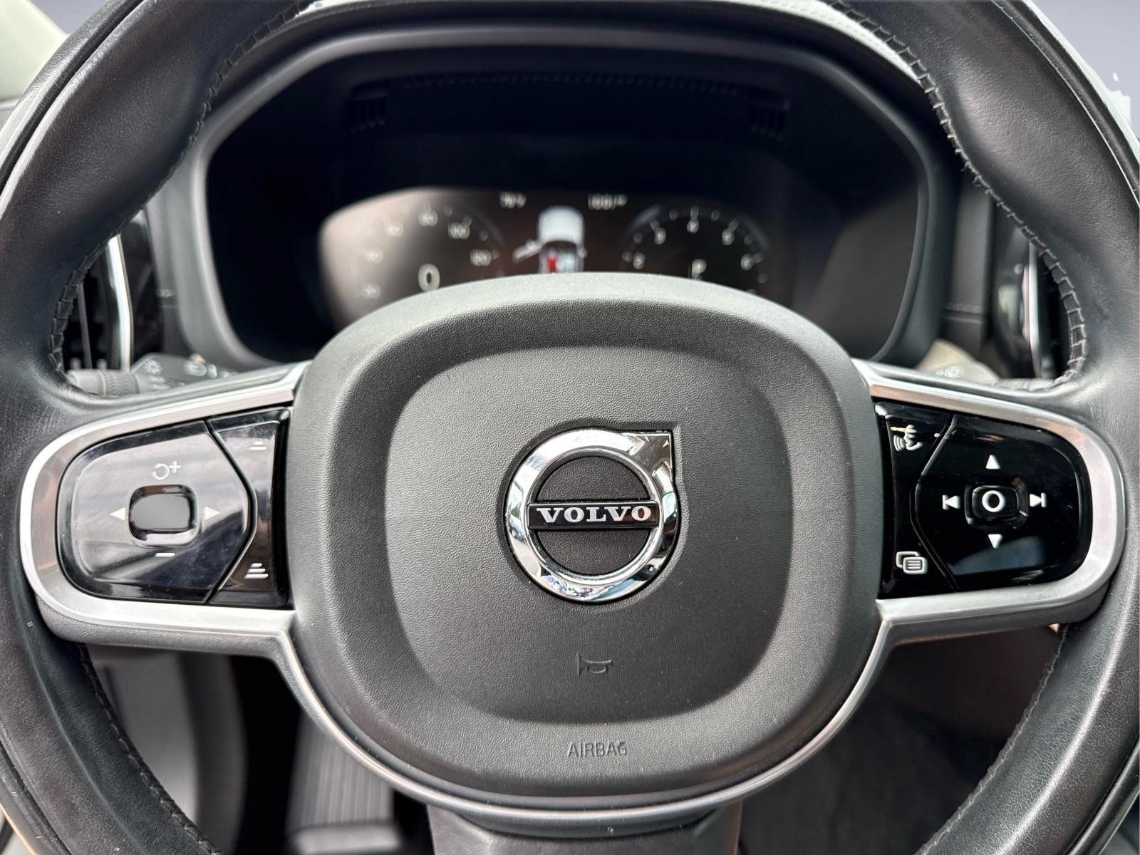 Used 2018 Volvo XC60 T6 Inscription w/ Convenience Package AWD/4WD image 33