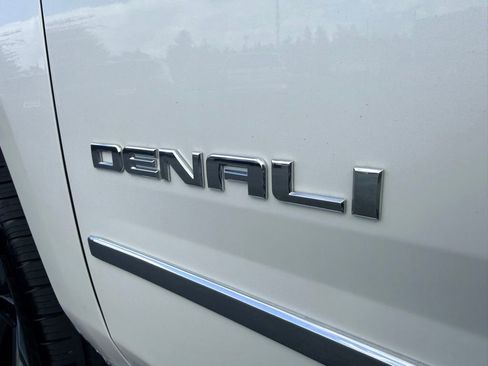 Used 2018 GMC Yukon Denali AWD/4WD image 11
