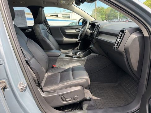Used 2023 Volvo XC40 B5 Plus w/ Driver Assist Package AWD/4WD image 25
