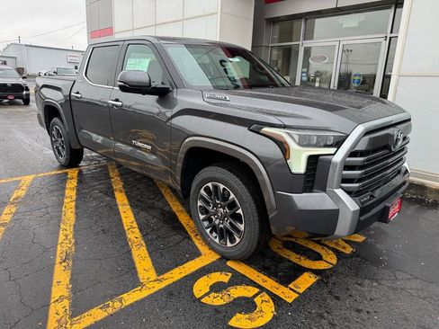 New 2025 Toyota Tundra Limited image 2