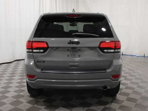 Used 2022 Jeep Grand Cherokee Laredo X AWD/4WD image 32