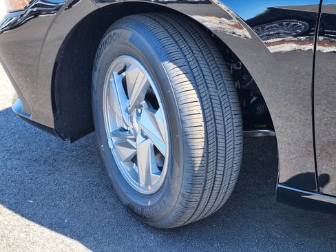 New 2026 Hyundai Elantra SE FWD image 30