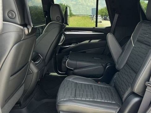 New 2026 Cadillac Escalade Platinum Sport w/ LPO, ONYX Package AWD/4WD image 24