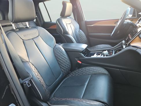 Used 2022 Jeep Grand Cherokee Summit AWD/4WD image 27
