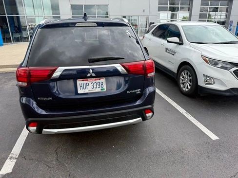 Used 2017 Mitsubishi Outlander SE AWD/4WD image 13