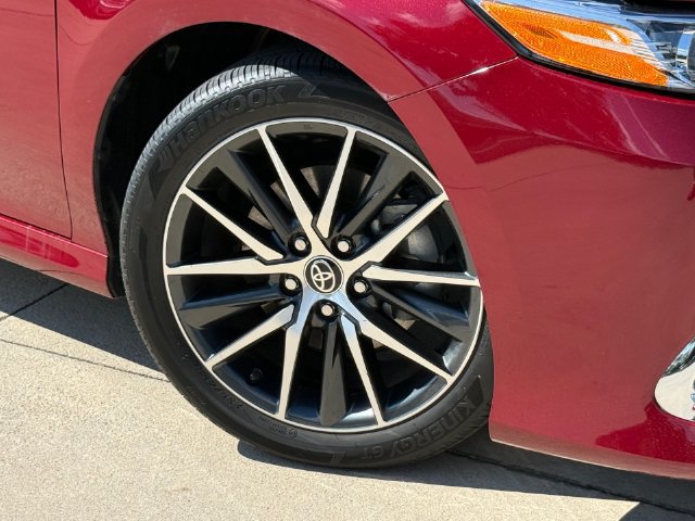 Used 2021 Toyota Camry XLE w/ Navigation Upgrade Package FWD image 2