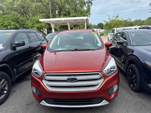 Used 2019 Ford Escape SEL AWD/4WD image 2