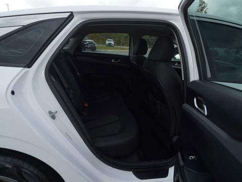 Used 2022 Kia K5 LXS image 22