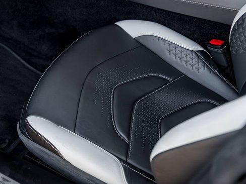 Used 2022 Aston Martin DBS Superleggera RWD image 15