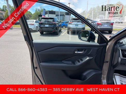 Certified 2025 Nissan Rogue SL w/ SL Premium Package AWD/4WD image 12