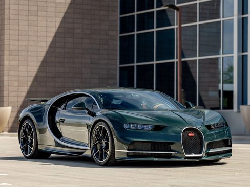 Used 2018 Bugatti Chiron image 1