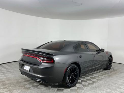 Used 2018 Dodge Charger SXT w/ Blacktop Package image 5