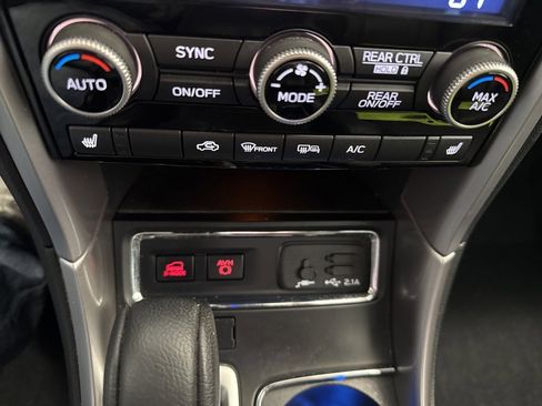 Used 2022 Subaru Ascent Limited image 10