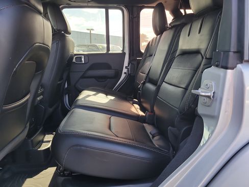 Used 2022 Jeep Wrangler Unlimited Sahara w/ Cold Weather Group image 11