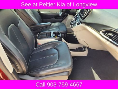 Used 2020 Chrysler Voyager Lxi FWD image 10