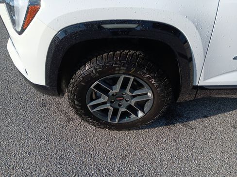 New 2026 GMC Terrain AT4 AWD/4WD image 2